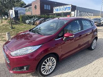 Coche accidentado Ford Fiesta 1.0 TITANIUM 2e EIGENAAR HAGELSCHADE! BOUWJAAR 2013  3900 EURO 2013/3