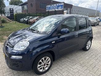 uszkodzony samochody osobowe Fiat Panda 0.9 LOUNGE AUTOMAAT 1e EIGENAAR 2014 37000 NAP! RIJDBAAR 4600 2014/11