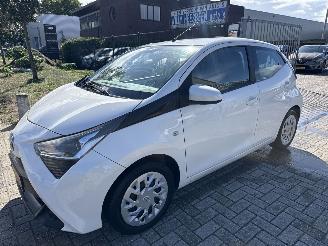 uszkodzony samochody osobowe Toyota Aygo 1.0 X PLAY AUTOMAAT 2e EIGENAAR 45692 NAP BOUWJAAR 2020 8150 2020/9