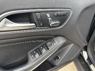 Mercedes GLA 180 122 PK RIJDBARE ACHTERSCHADE! 2019 70133 KM 10999 VAST! picture 8