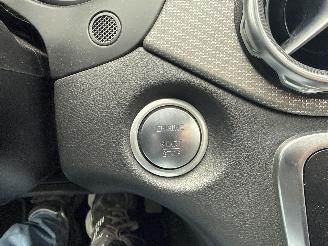 Mercedes GLA 180 122 PK RIJDBARE ACHTERSCHADE! 2019 70133 KM 10999 VAST! picture 12