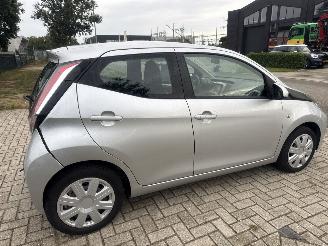 Toyota Aygo 1.0 VVTi X_PLAY 96517 NAP BOUWJAAR 2015 RIJDBAAR 4999 EURO picture 4