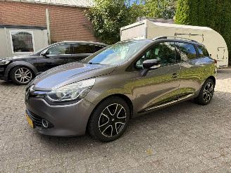 skadebil auto Renault Clio 1.5 DCI AIRCO NAVI CRUISE 2014/4