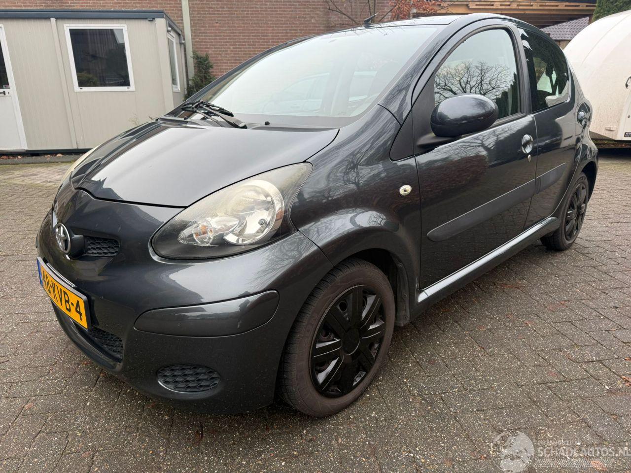 Toyota Aygo 1.0 5DRS AIRCO NL AUTO