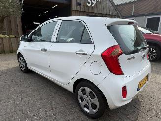 Kia Picanto 1.0 5DRS AIRCO NAVI NAP picture 4
