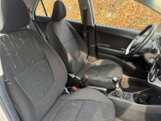 Kia Picanto 1.0 5DRS AIRCO NAVI NAP picture 13