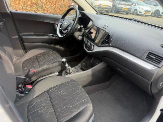 Kia Picanto 1.0 5DRS AIRCO NAVI NAP picture 12