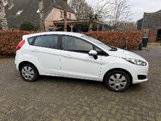 Ford Fiesta 1.0 STYLE 5DRS AIRCO NAVI picture 8
