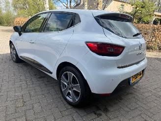 skadebil auto Renault Clio 0.9 TCE NIGHT&DAY  AIRCO NAVI 2014/9