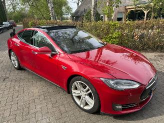 Schadeauto Tesla Model S 85BASE PANO LEER 2013/12