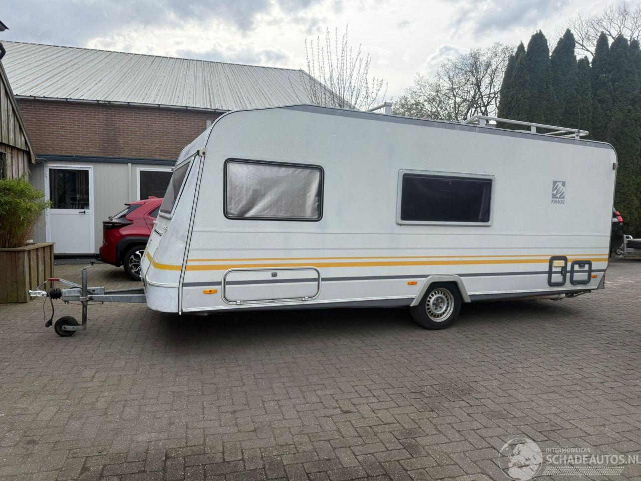 Knaus  6604 SUDWIND STAPELBED WC KOELKAST FORNUIS