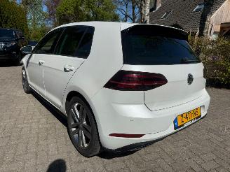 Damaged car Volkswagen Golf 1.5 TSI AUT R-LINE 150 PS 2019/11