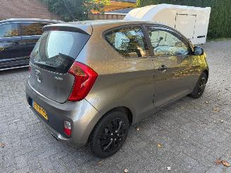damaged passenger cars Kia Picanto 1.0 CVVT 2014/2