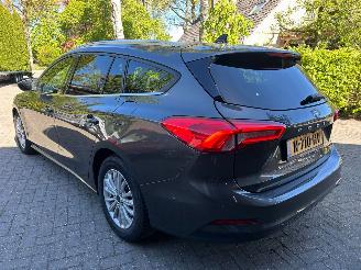 skadebil auto Ford Focus 1.5 TITANIUM AUT PANO X 2021/10