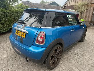krockskadad bil auto Mini One 1.6 Airco  Mooie Auto Nl auto 2012/3