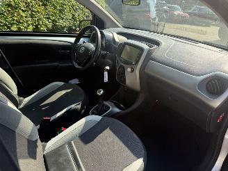 Toyota Aygo 1.0 AIRCO 5DRS NAVI CAMERA picture 10