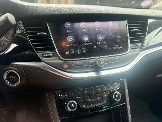 Opel Astra SPORTS ELEGANCE 1.2 LUXE UITVOERING LEDER NAVI KEYLES STOELVERWARMING picture 21