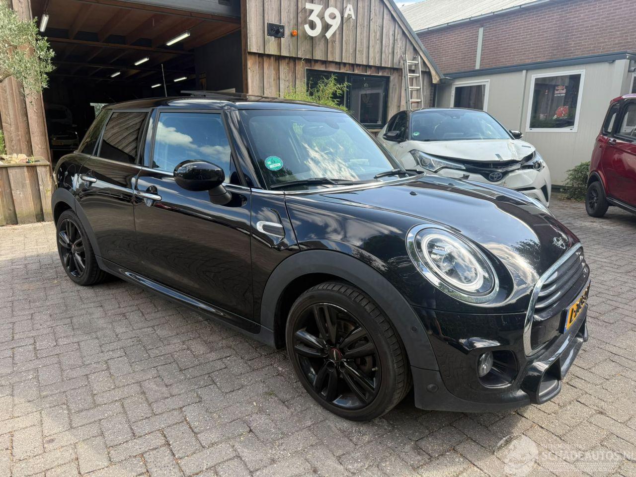 Mini Cooper 1.5 COOPER  AUT! PANO JWC PAKKET DEALER ONDERHOUDEN
