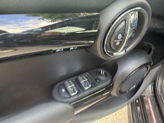 Mini Cooper 1.5 COOPER  AUT! PANO JWC PAKKET DEALER ONDERHOUDEN picture 19