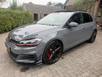 krockskadad bil auto Volkswagen Golf 2.0 GTI TCR PANO  VIRTUAL COCKPIT LEER  290PK 2019/10