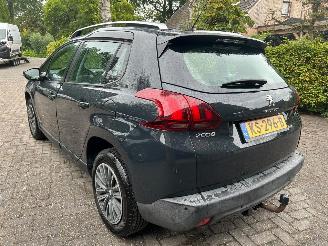 krockskadad bil auto Peugeot 2008 1.2 ACTIVE AIRCO NAVI  CRUISE 2016/11