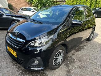 damaged passenger cars Peugeot 108 1.0 ACTIVE 5 DRS NL NETTE AUTO 2020/1