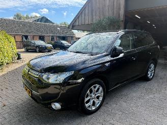  Mitsubishi Outlander 2.0 PHEV INSTYLE + LEER PANO 2013/12