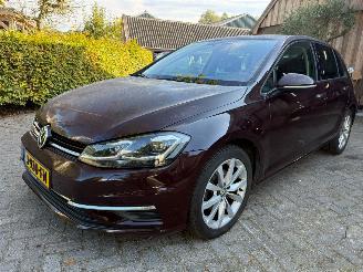 uszkodzony samochody osobowe Volkswagen Golf 1.4 TSI NAVI STOELVERWARMING CRUISE 2017/9