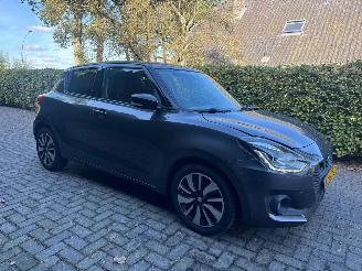 krockskadad bil auto Suzuki Swift 1.2 STIJL SMART HYBRID NAVI CAMERA CRUISE STOELVERWARMING 2017/5