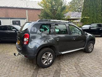 Coche accidentado Dacia Duster 1.2 4X2 LEER TREKHAAK PDC 2015/10
