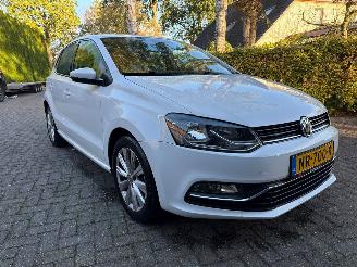 uszkodzony samochody osobowe Volkswagen Polo 1.2 TSI 5DRS AIRCO NAVI NL AUTO 2017/4