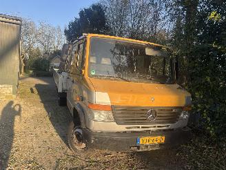 krockskadad bil bedrijf Mercedes Vario  2009/6