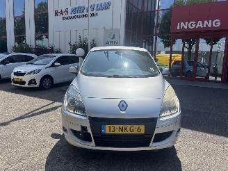 Sloopauto Renault Scenic 1.4 16V TCe 130 MPV  Benzine 1.397cc 2010/9