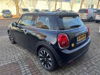 Mini Cooper SE YOURS 33 KWH ALLEEN DAK + VOORRUIT SCHADE picture 3