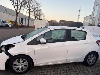 Toyota Yaris Yaris III (P13), Hatchback, 2010 / 2020 1.5 16V Hybrid picture 3