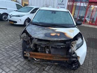 Dezmembrări autoturisme Toyota Aygo Aygo X, Hatchback, 2022 1.0 12V VVT-i 2023/12