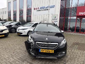 Vaurioauto  passenger cars Peugeot 2008 1.2 81 KW AUTOMAAT 2015/12