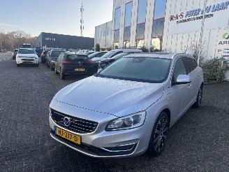 Volvo V-60 PLUG IN HYBRID 2.4 D6 AWD R-DESIGN picture 2