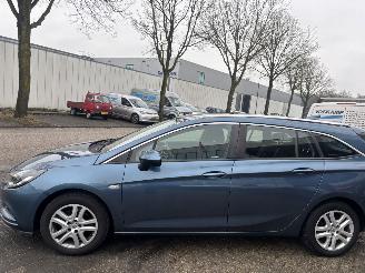 Opel Astra SPORTS TOURER GEEN SCHADE picture 3