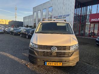 uszkodzony samochody osobowe Volkswagen Transporter 2.0 TDI L1H1 26 Comfortline 2022/9