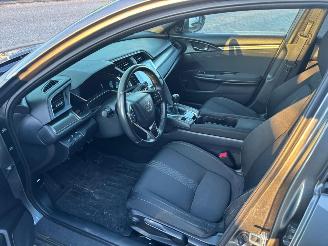 Honda Civic 5DR 1.0 I-VTEC COMFORT picture 9