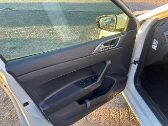 Volkswagen Polo 1.0 TSI HIGHLINE picture 15