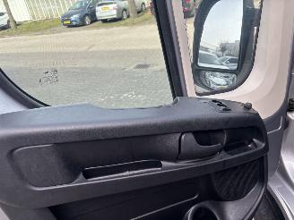 Peugeot Boxer 2.2 BLUEHDI 120 L3H2 3.3T picture 18