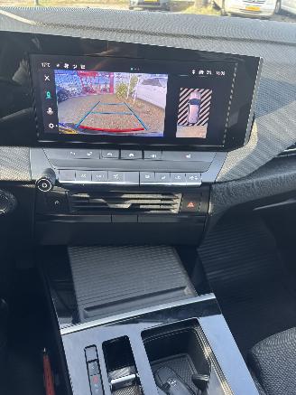 Opel Astra SPORTS TOURER BNS EDITION 1.2 96KW GEEN SCHADE picture 14