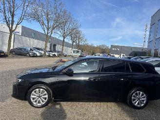 Opel Astra SPORTS TOURER BNS EDITION 1.2 96KW GEEN SCHADE picture 3