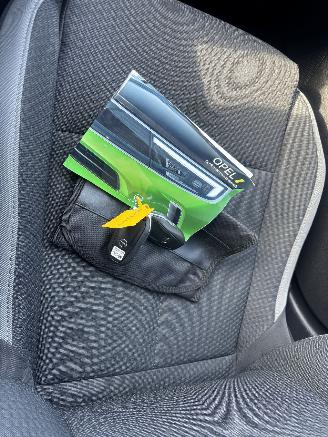 Opel Astra SPORTS TOURER BNS EDITION 1.2 96KW GEEN SCHADE picture 16