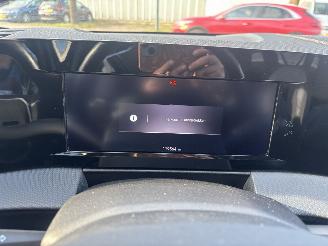 Opel Astra SPORTS TOURER BNS EDITION 1.2 96KW GEEN SCHADE picture 15