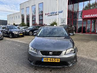 krockskadad bil auto Seat Leon ST1.6 TDI STYLE CONNEC 2016/1