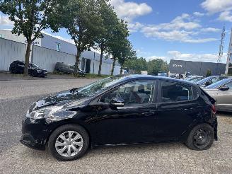 Peugeot 208 1.2 PT ALLURE picture 3
