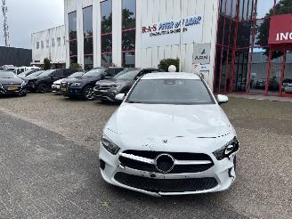 damaged passenger cars Mercedes A-klasse 180 B BUSINESS SOLUTIONAMG 2022/1